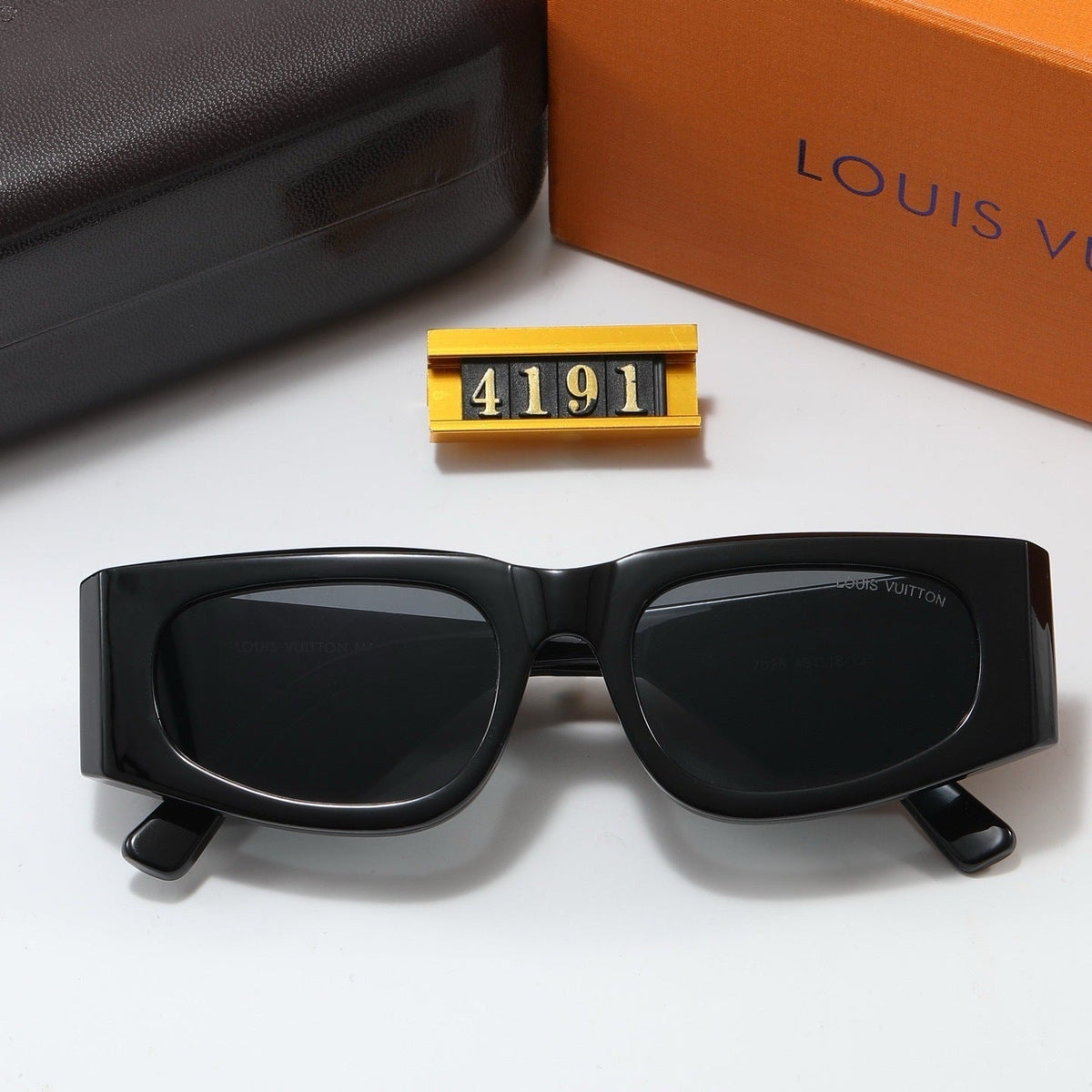 Louis vuitton Vintage Cat-Eye Bold Frame Sunglasses with Metal Detail (Model 4191) Cat-Eye